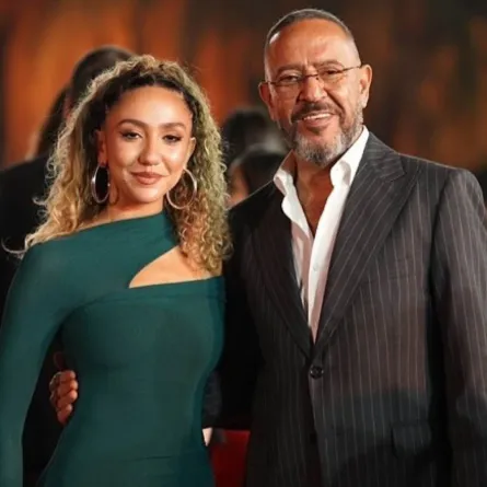 زينة عبد الباقي ووالدها الفنان أشرف عبد الباقي - الصورة من المركز الإعلامي لمهرجان القاهرة