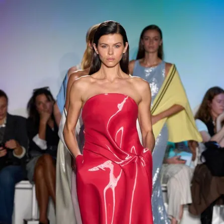 كيت بارتون Kate Barton- الصورة من Launchmetrics/Spotlight ©