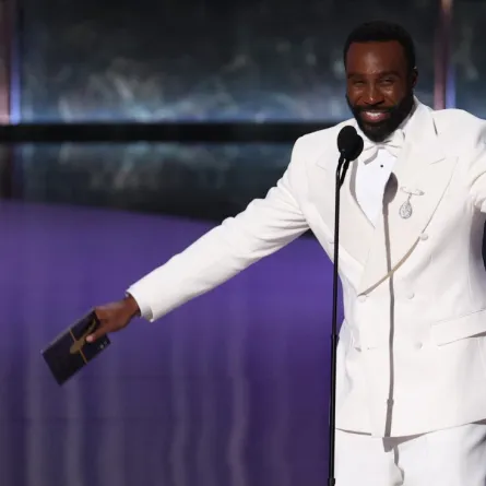 تراميل تيلمان Tramell Tillmanمن حفل جوائز إيمي برايمتايم 2025. مصدر الصورة: VALERIE MACON / AFP