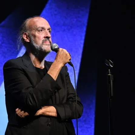 خاص من فينيسيا.. المخرج كينت جونز: ويليم دافو كان خياري الأول لبطولة فيلم Late Fame