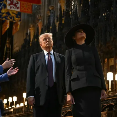 دونالد ترامب وميلانيا ترامب في قلعة وندسور، في وندسور (Donald Trump and Melania Trump at Windsor Castle, in Windsor). مصدر الصورة: ANDREW CABALLERO-REYNOLDS / POOL / AFP