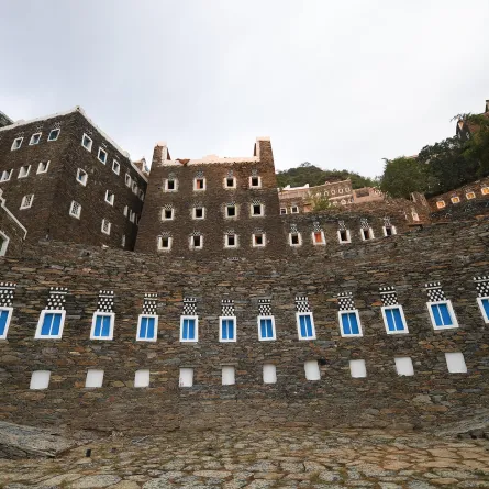 قرية رجال ألمع التراثية بمنطقة عسير. الصورة من منصة الصورة السعودية