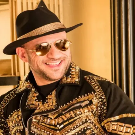 أحمد مكي- الصورة من صفحته الرسمية على فيس بوك