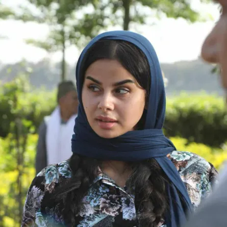 منة عرفة في كواليس التصوير- الصورة من المركز الإعلامي للشركة المنتجة