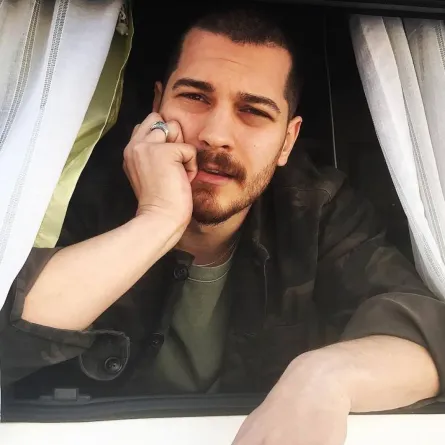 شاتاي أولسوي - الصورة من حسابه الرسمي على إنستغرام