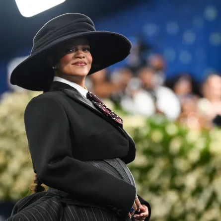 ريهانا في متحف متروبوليتان للفنون في نيويورك (Rihanna at the Metropolitan Museum of Art in New York). مصدر الصورة: Angela WEISS / AFP