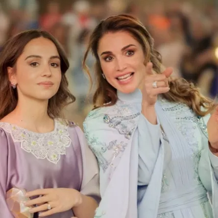 الملكة رانيا وإبنتها Photo by - / Office of Her Majesty Queen Rania Al Abdullah / AFP