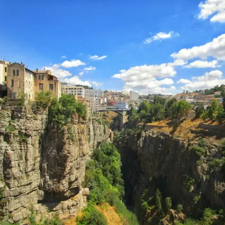 تحمل قسنطينة لقب مدينة الجسور