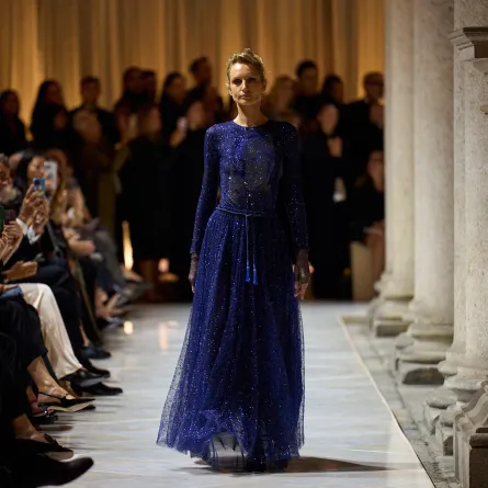 إطلالة من جورجيو أرماني Giorgio Armani - الصورة من Launchmetrics/Spotlight ©