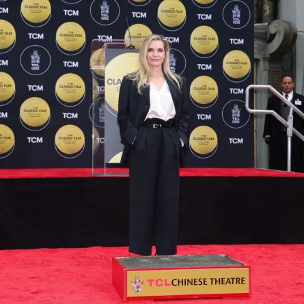 ميشيل فايفر في هوليوود (Michelle Pfeiffer in Hollywood). مصدر الصورة: VALERIE MACON / AFP