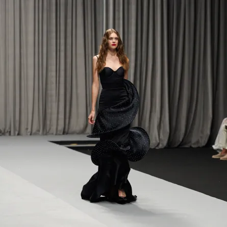 فيولتوي Fioletowy من أسبوع دبي للموضة- الصورة من Launchmetrics/Spotlight ©