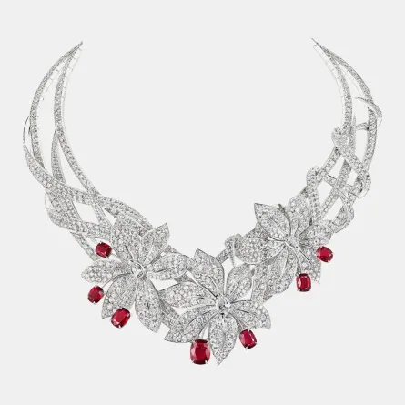 عقد فاخر من شوميه Chaumet