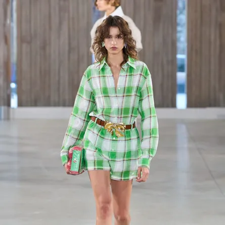 إطلالة من موسكينو Moschino -الصورة من Launchmetrics/Spotlight ©