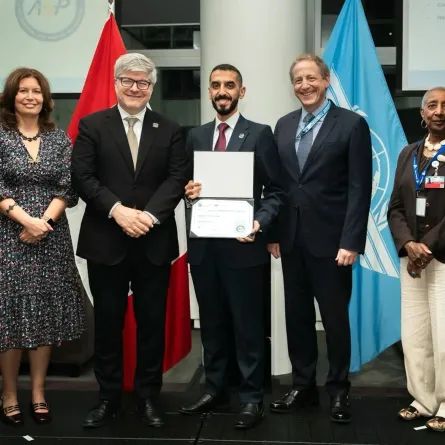 أول سعودي يُتوّج بتصنيف عالمي - الصورة من وكالة الأنباء السعودية "واس"