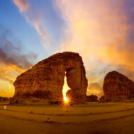 جبل الفيل في العلا أحد المواقع الأثرية السعودية