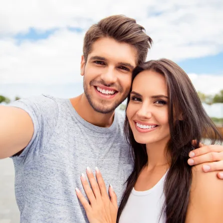 زوجان يصنعان ذكريات سعيدة 