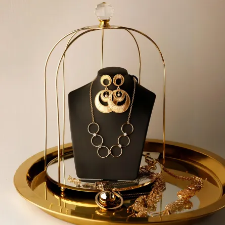 نصائح للحفاظ على المجوهرات والساعات أثناء السفر- مصدر الصورة: unsplash