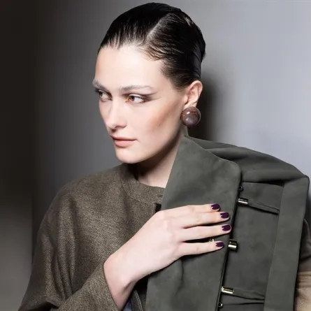 حيل بسيطة لجعل طلاء الأظافر يدوم أطول 