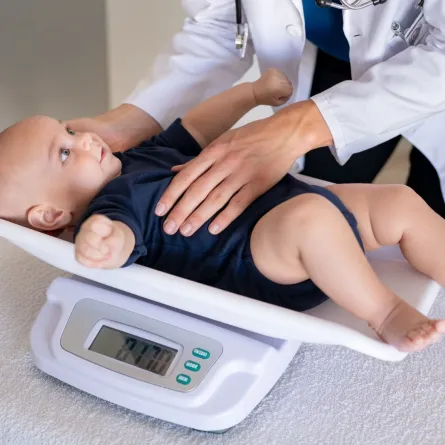 هل يختلف وزن المولود عند الولادة؟