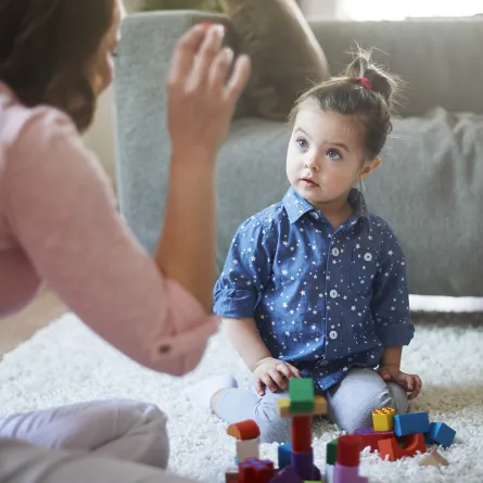 صورة لأم مع ابنتها