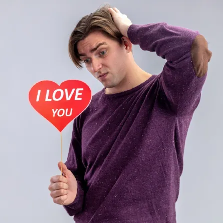 كيف أعرف أن رجل الميزان معجب بي؟