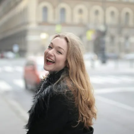 تفسير حلم الضحك في المنام