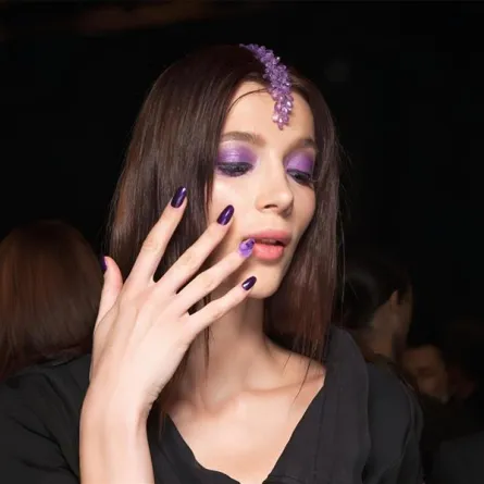 مناكير بنفسجي