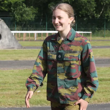 الأميرة إليزابيث في معسكر لاغلاند في آرلون (Princess Elisabeth at the Lagland camp in Arlon). مصدر الصورة: François WALSCHAERTS / AFP