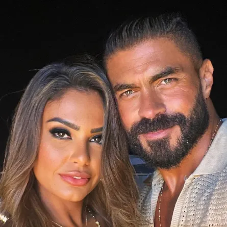 الفنان خالد سليم وزوجته خيرية علي- الصورة من حسابه الخاص بـ"إنستغرام"