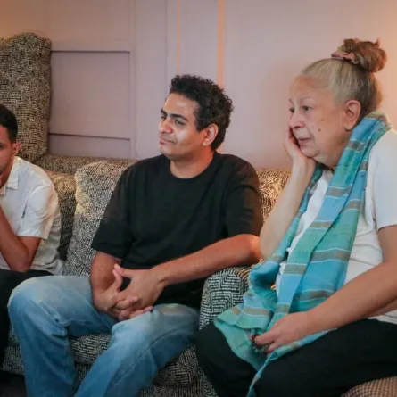 سمية الألفي مع محمد صلاح العزب فى كواليس فيلم سفاح التجمع - الصورة من حساب محمد صلاح العزب