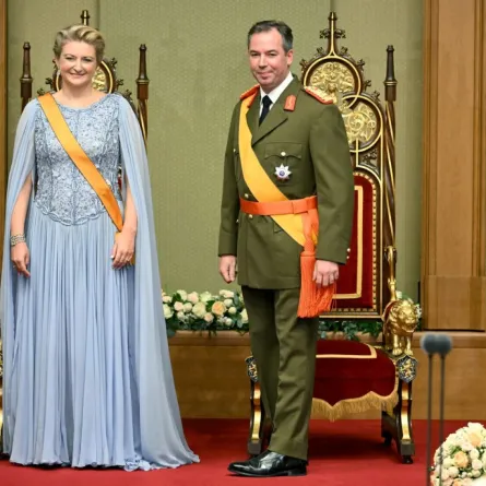 الدوق الأكبر غيوم والدوقة الكبرى ستيفاني في مجلس النواب في مدينة لوكسمبورغ (Grand Duke Guillaume and Grand Duchess Stephanie at the Chamber of Deputies in Luxembourg city). مصدر الصورة: NICOLAS TUCAT / AFP
