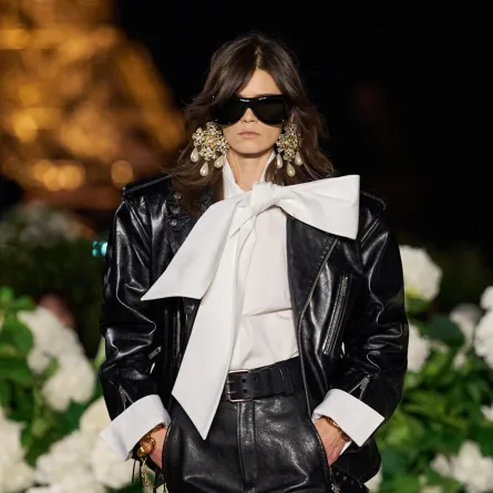 إطلالة من سان لوران Saint Laurent -الصورة من Launchmetrics/Spotlight ©