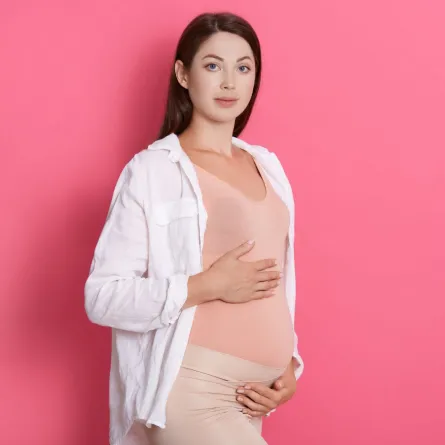 صورة تعبّر عن الاهتمام بالثديين لتحفيز الولادة الطبيعية