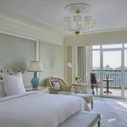 غرفة جذابة في فور سيزونز نايل بلازا (الصورة من صفحة fscaironp الرسمية على إنستغرام) 