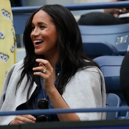 ميغان ماركل في مركز بيلي جين كينج الوطني للتنس التابع لاتحاد التنس الأمريكي في نيويورك (Meghan Markle at the USTA Billie Jean King National Tennis Center in New York). مصدر الصورة: TIMOTHY A. CLARY / AFP