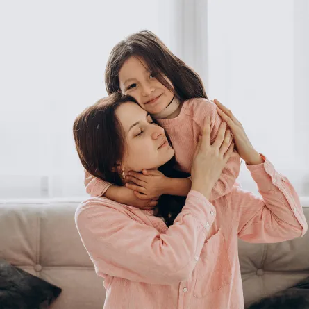 الأمومة بعد سرطان الثدي تحديات وفرص جديدة -Image by senivpetro on Freepik