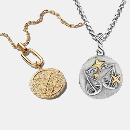 قلادات على شكل عملات معدنية لخريف 2025