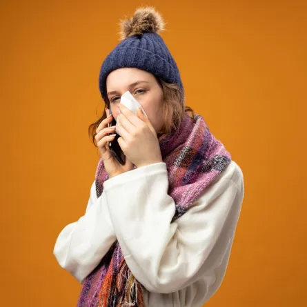 أسباب  وراء تكرار إصابتكِ بنزلات البرد والإنفلونزا  Image By Freepik