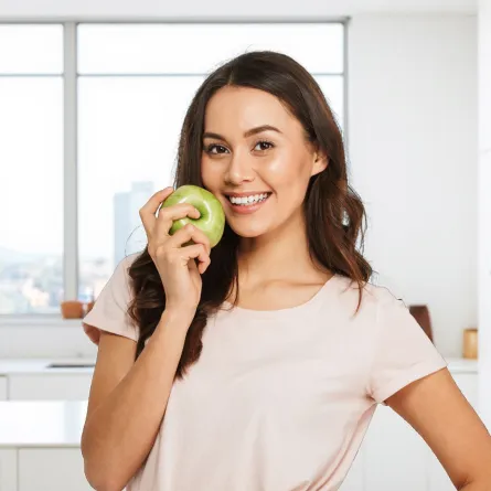 أسباب مهمة لتناول تفاحة قبل النوم