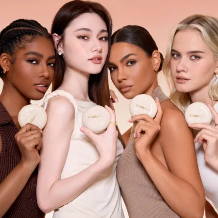 كريم الأساس الجديد Lock & Go Long Lasting Cushion Foundation من SHEGLAM - الصورة من العلامة