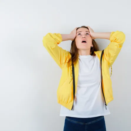 المقارنات الاجتماعية تتسبب في ضغوط عاطفية للشباب - المصدر freepik