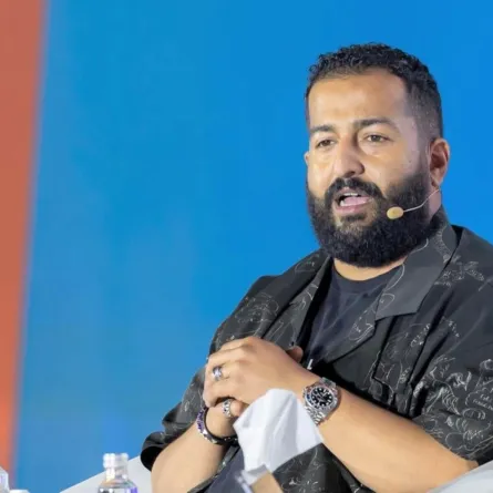 إبراهيم الحجاج في الندوة- الصورة من القسم الاعلامي لمعرض الرياض الدولي للكتاب