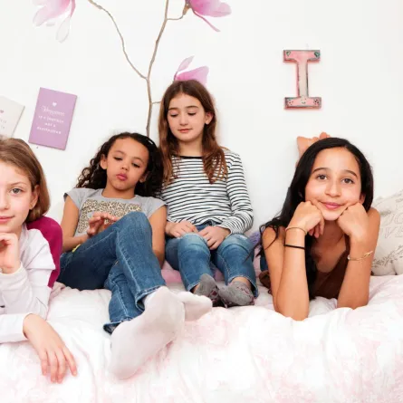 صورة فتيات من ثقافات مختلفة