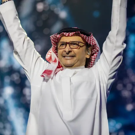 عبد المجيد عبد الله في جولته الخليجية بأبي ظبي- الصورة من المركز الإعلامي للفنان
