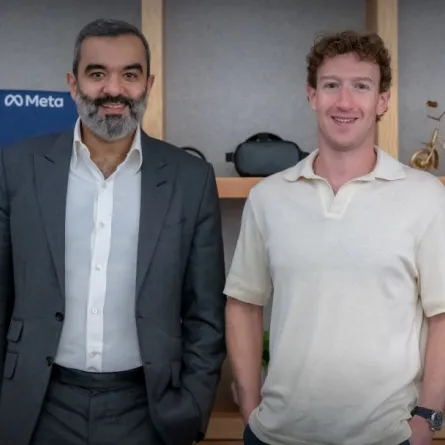 المهندس عبدالله بن عامر السواحه وزير الاتصالات وتقنية المعلومات السعودية والرئيس التنفيذي لشركة "Meta" مارك زوكربيرغ