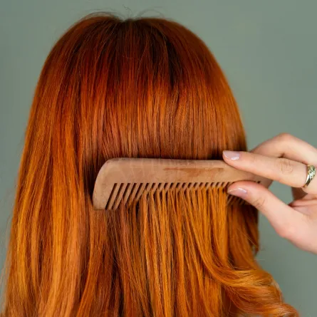 رؤيا تمشيط الشعر في المنام - الصورة تعبيرية