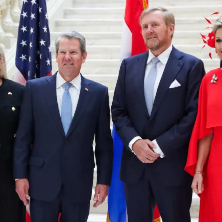 الملكة ماكسيما ترتدي بروش الأوبال خلال زيارة رسمية إلى أميركا 