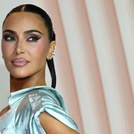 كيم كارداشيان في باريس ( Kim Kardashian in Paris  ). مصدر الصورة: Bertrand GUAY / AFP