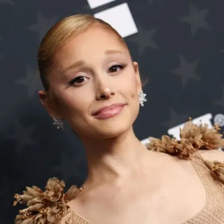 أريانا غراندي في باركر هانجر في سانتا مونيكا كاليفورنيا (Ariana Grande at Barker Hangar in Santa Monica, California). مصدر الصورة: Michael Tran / AFP