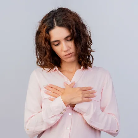 كيف يكون ألم سرطان الثدي؟ Image by stockking on Freepik